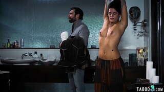 Busty rumaja x_x kasarna ku perv lendlord bursa bébas kamar