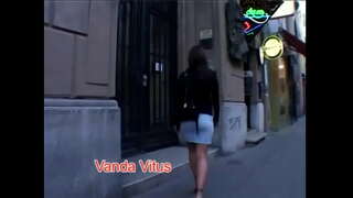 Brunette kauneus Sarah Sininen luonnollinen tissit, kukko ratsastaa kaikissa asennoissa